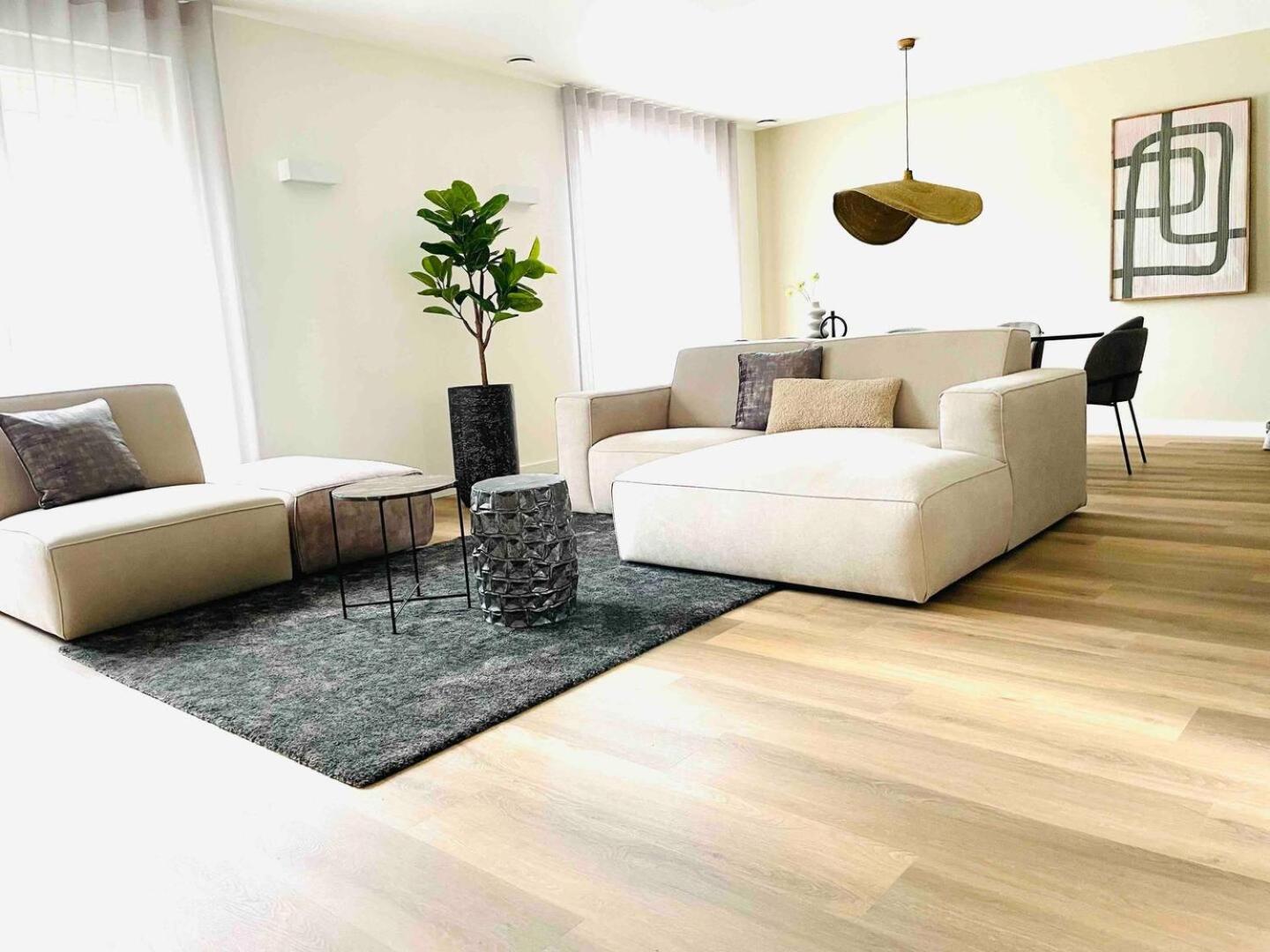 New Apartment In City Centre Large Ойршот Екстериор снимка