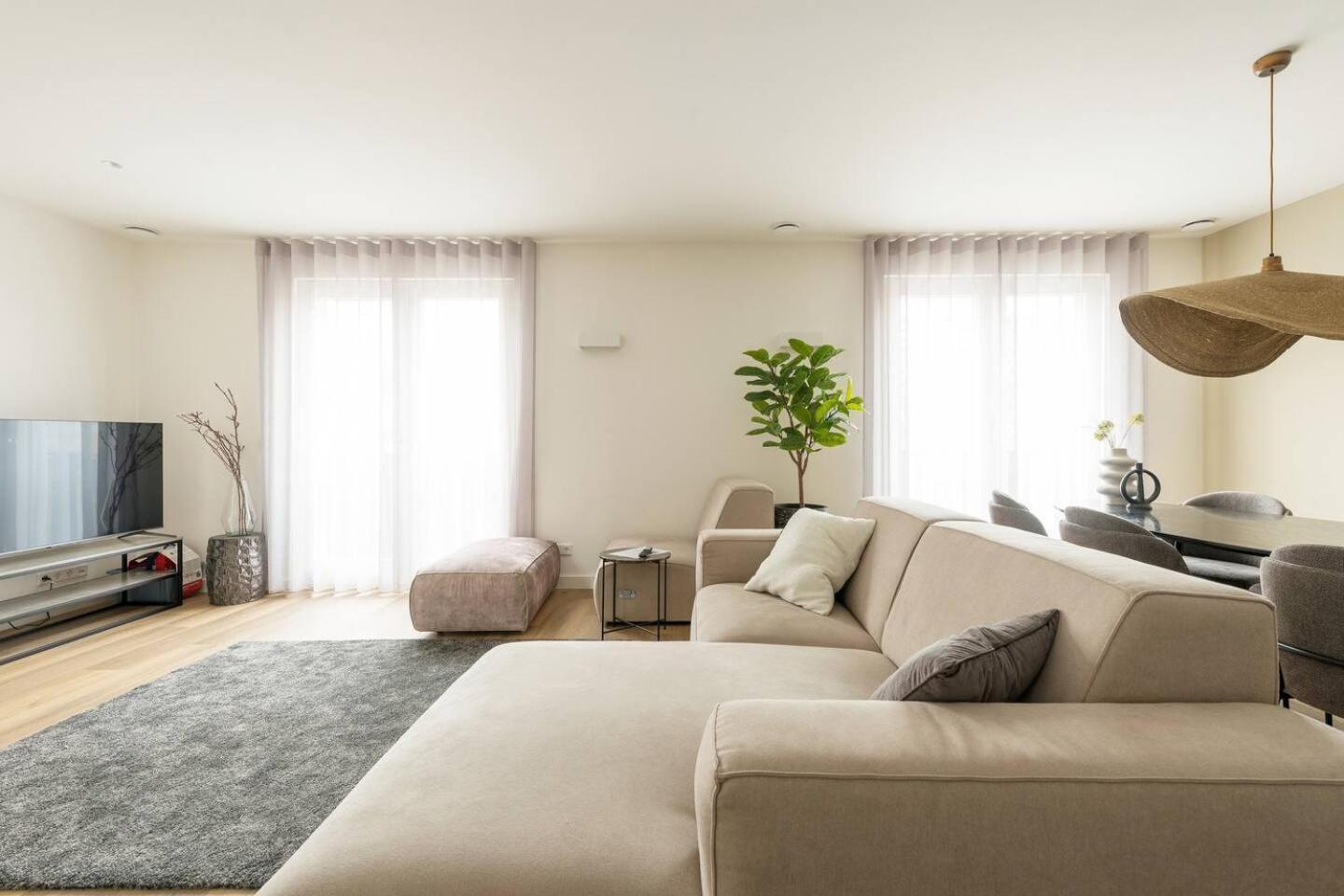 New Apartment In City Centre Large Ойршот Екстериор снимка