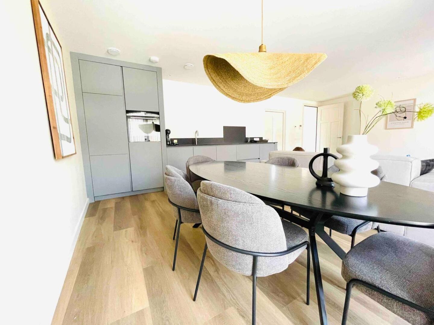 New Apartment In City Centre Large Ойршот Екстериор снимка