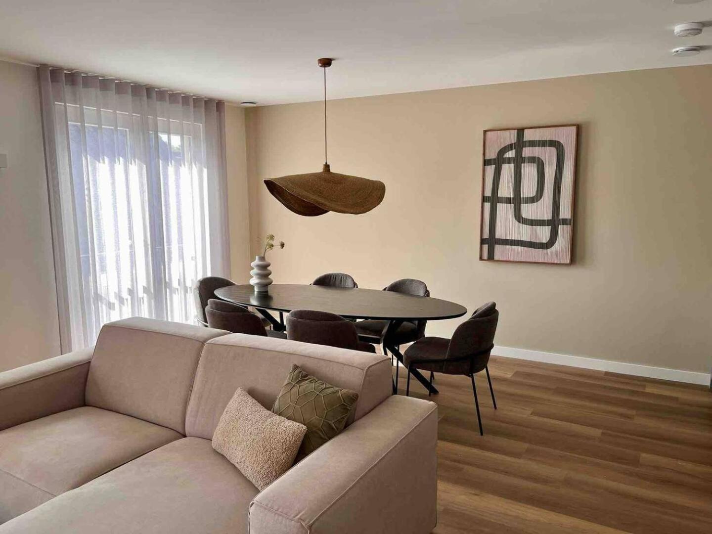 New Apartment In City Centre Large Ойршот Екстериор снимка